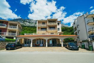 Apartments Lovre - Brela - 0