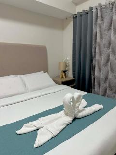 Anaiah's Suite with balcony Near Cebu IT park - Pool & Gym Fun - 2