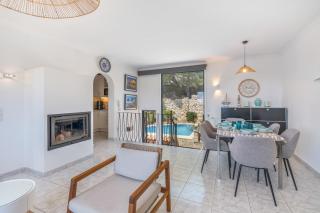 Charming Villa with Amazing Seaview - 3