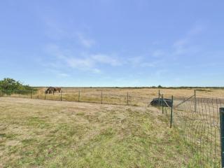 Maison piscine & grand jardin face aux chevaux - 2