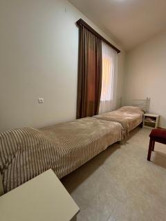 AMA Hause - 2