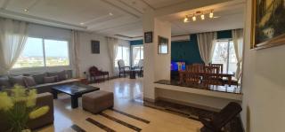 Luxurious 3-Bedroom Apartment in Heart of Tunis - 0
