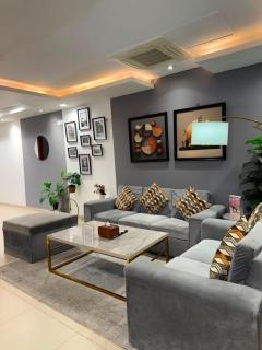 Premium 1-BR Luxury Suits Gold Crest Mall DHA Lahore - 8