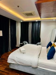 Premium 1-BR Luxury Suits Gold Crest Mall DHA Lahore - 5