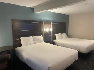 Landmark Inn - 5