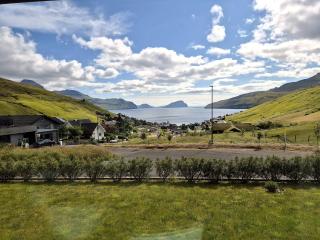 Panoramic Fjord Views in Modern Kvivik House - 6