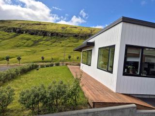 Panoramic Fjord Views in Modern Kvivik House - 1