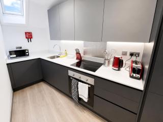 Roomspace Serviced Apartments - Harvest Lane - 5