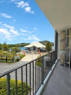 Modern Condo Lake View & Khao Tao Beach - 5