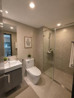 Modern Condo Lake View & Khao Tao Beach - 3