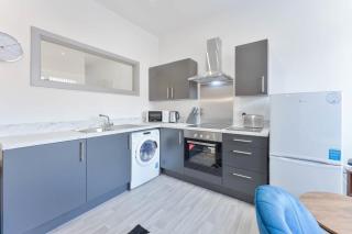 Chic 1-Bed Dudley Pad with Free Parking - 8