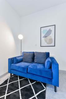 Chic 1-Bed Dudley Pad with Free Parking - 6