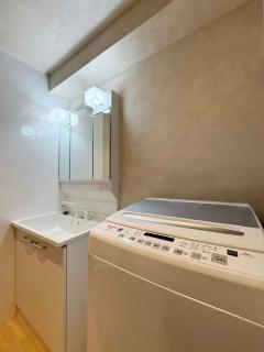 Grandeur by b hotel - Scenic Spacious Riverview Apartment Near Landmarks - 2