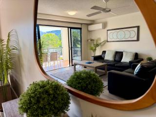 2BR Pool-view apartment at Mirage Resort - 6