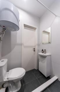 ApartHotel on Demiivska - 6
