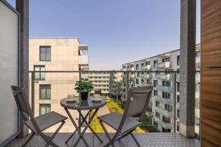 Nowoczesny Apartament z Balkonem i Klimatyzacją by Noclegi Renters - 8
