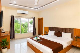 Hotel Grand Devkrishna Palace - 0