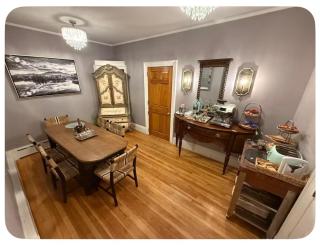Great Northern Guest House King Suite 4 - 5