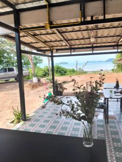 Cliffside sea lodge - 8