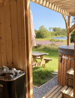 Luxury Waterfront Retreat I Private Hot Tub & Sauna I Lake View - 5