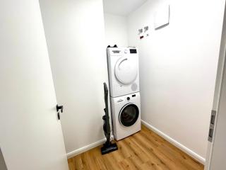 Modern Business Apartment - Parking - Fast WiFi - 6