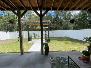 Forest Theme Oasis Peaceful Retreat Near Tampa - 3