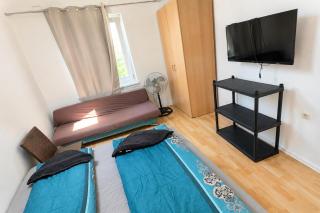 Elegant Villa with Free WiFi Sleeps 31 for long term lease - 9