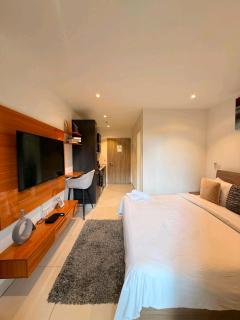 The Lennox Luxury Studio AirportResidential, Accra - 1