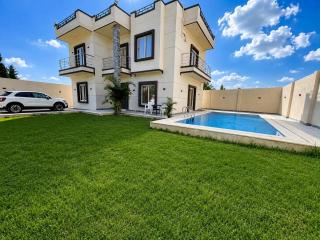 La Dolce Villa with Private Pool - 7