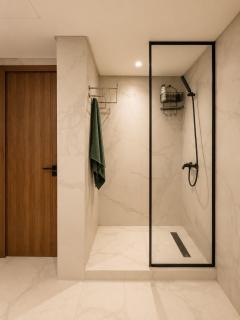 Vivastay Casablanca - Modern Studio Free Parking Near Tram & Hospitals - 5