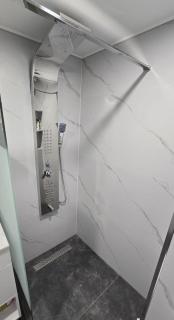 Renovated Flat-Keyless Entry-Classic Building - 1