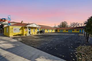 Arrowhead Motel Sundance WY - 2 Bedroom Residence - 8
