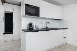 Funkcjonalny Apartament z Klimatyzacja w Chorzowie by Noclegi Renters - 2