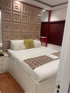 The Grandeur Hotel - 5