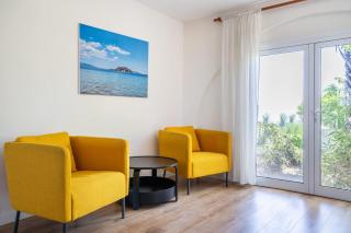 Beachside 3BR Villa with Garden & BBQ in Pervolia - Perivolia - 1