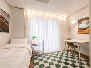 52Hongdae Station Area, Yeonnam, Hongdae Street, 15 Minutes from Itaewon, Single Accommodation, Fully Furnished - 9