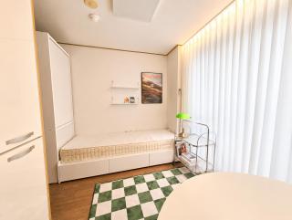 52Hongdae Station Area, Yeonnam, Hongdae Street, 15 Minutes from Itaewon, Single Accommodation, Fully Furnished - 8
