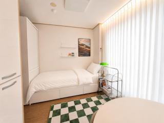52Hongdae Station Area, Yeonnam, Hongdae Street, 15 Minutes from Itaewon, Single Accommodation, Fully Furnished - 5