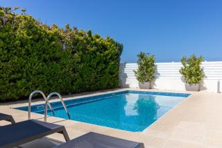 Bungalow Alexia - Garden Oasis near Coral Bay Beach - 0