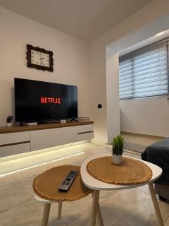 Reni Apartment - 0