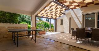 Villa Melania - Garden Haven near Coral Bay Beach - 4