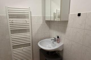 Bright City Apartment Free Parking & 2 Min to Subway - 9