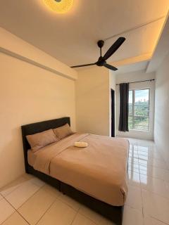 Reisya Homestay Emerald Avenue 3R3B - 6
