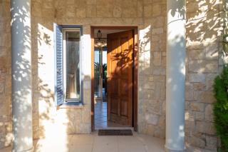 Villa Rafaela - Luxury 4BR Retreat near the Baths of Aphrodite - 4