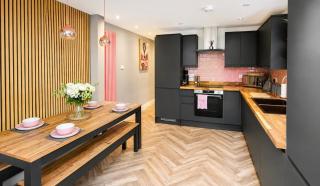 Stylish Coastal Apartment- Sleeps6 - Ground floor - 0