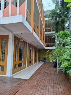 Happy 2 Pratunam Hotel - 8