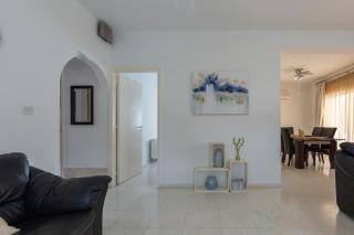 Villa Magnolia - Luxury 4-BR Retreat with Pool - 1