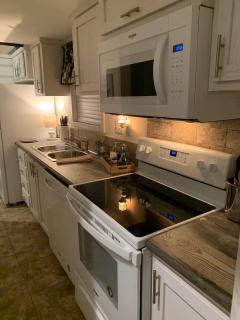 Homosassa Tiny Home-Nature Coast Glamping Getaway - 9