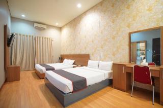 Hotel Surya Palace Syariah - 0