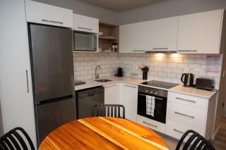 102 Seahorse - 2 Bedroom Premium Unit with Balcony and Parking - 1